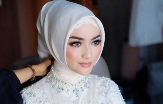 Read more about the article Tips Make Up Flawless yang Bikin Wajah Cantik Banget